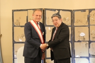 トゥスク元議長と正木大使(1)