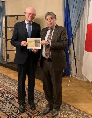 ファン=ロンパイ氏と正木大使